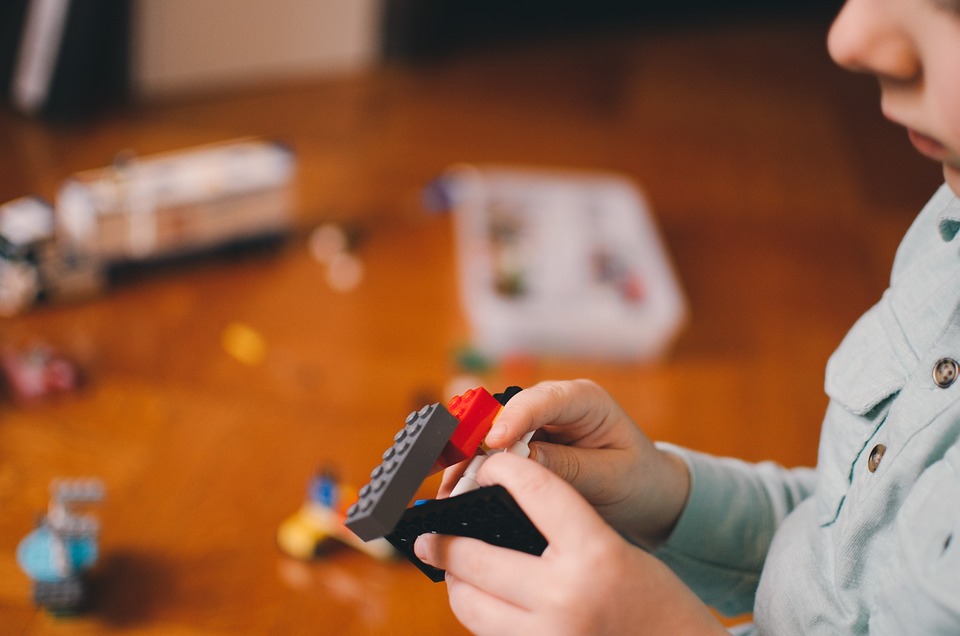Quel est l'âge conseillé pour un lit cabane Montessori ?